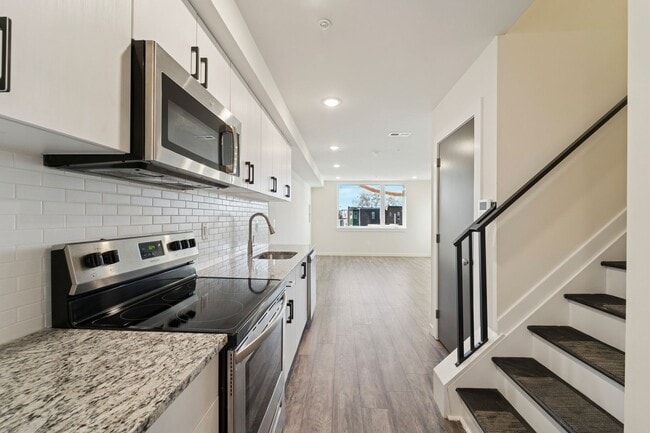 Photo - 4276 Parkside Ave Unit 2