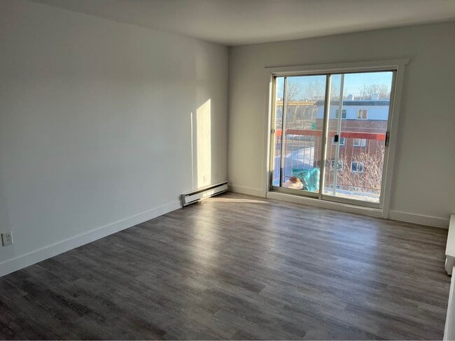 15 Rue de Boucherville Unit 17