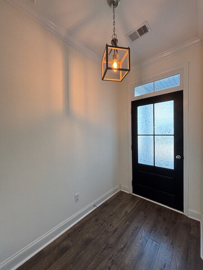 Photo - 608 Ravensridge Ln