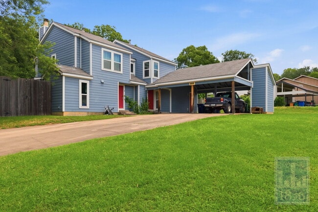 Building Photo - 8108 Hood Cir Unit B
