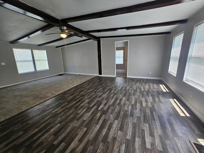 Photo - 2400 Oaklawn Blvd