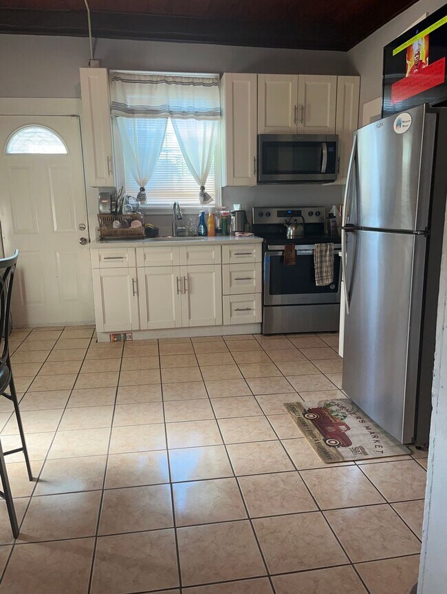 Photo - 2 Bed / 1 Bath First-Floor Rental – Available ASAP Unit 1