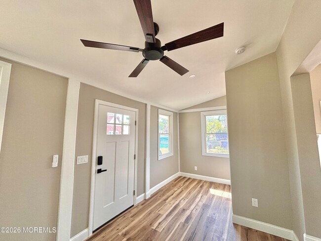 Photo - 408 Forepeak Ave