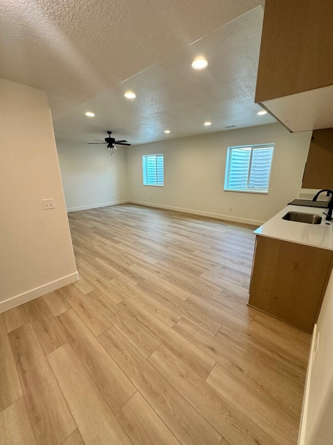 274 N 975 W