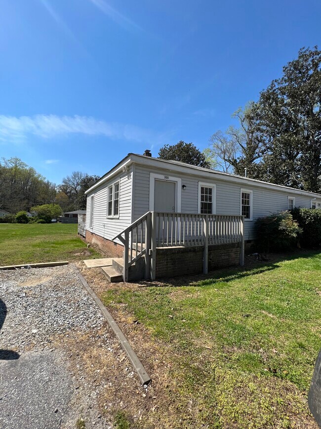 Photo - 305 Von Hollen Dr House