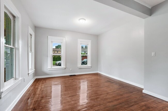 Photo - 319 Wabash St
