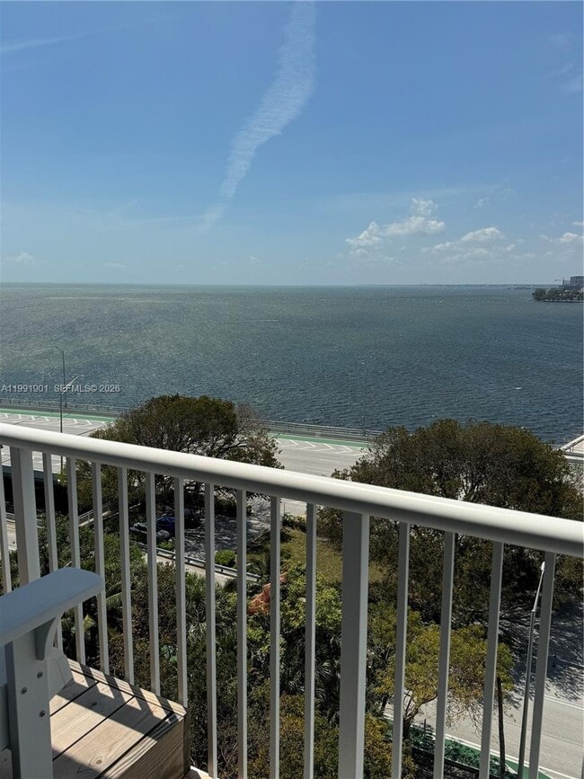 Building Photo - 150 SE 25th Rd Unit 11L