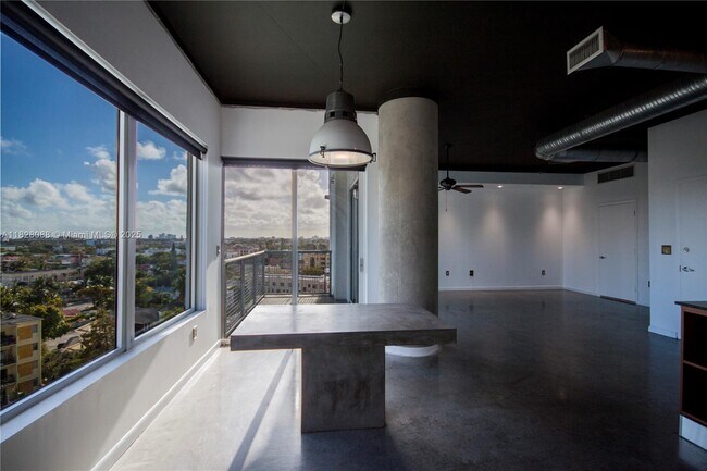 Photo - 10 SW South River Dr Unidad 904 Rental