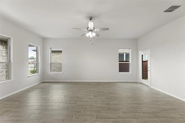 Photo - 2004 Poppy Wy