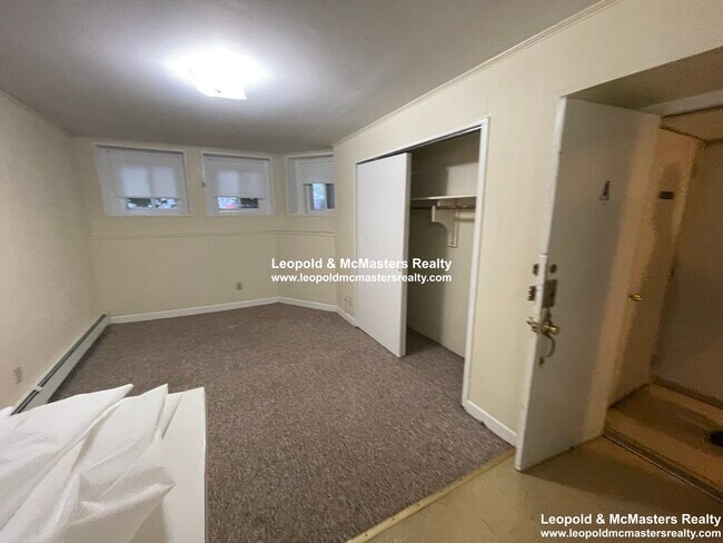 Building Photo - 1126 Commonwealth Ave Unit 2A Rental