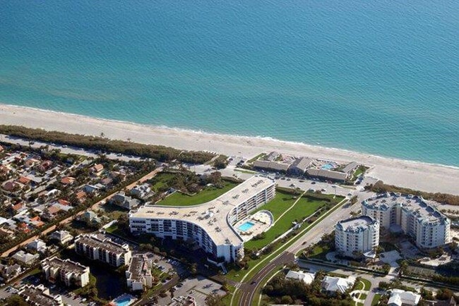 Building Photo - 1300 Jimmy Buffett Mem Hwy Unit 523