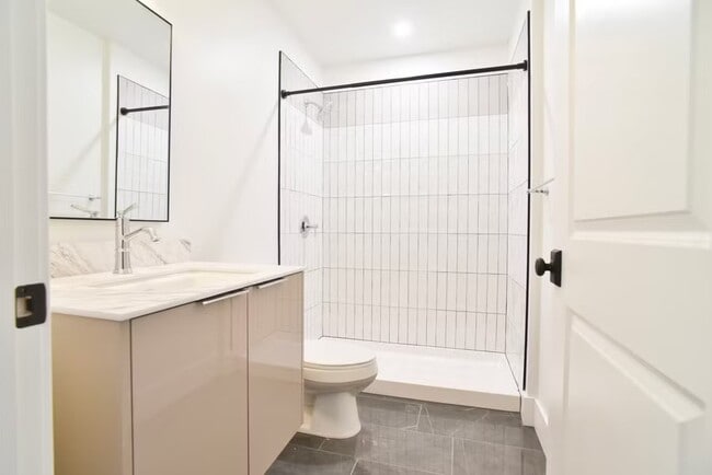 Photo - 30 W Broad St