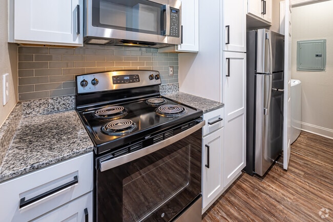 3BR, 2BA Signature - 1,169SF - Kitchen