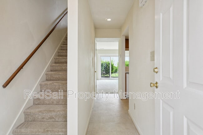 Photo - 3823 Staffordshire Ln