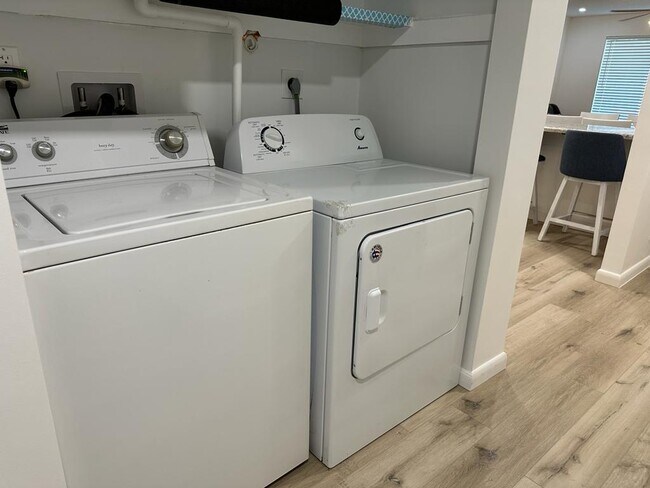 Photo - 622 SE 2nd Ave Unidad Seashell 5