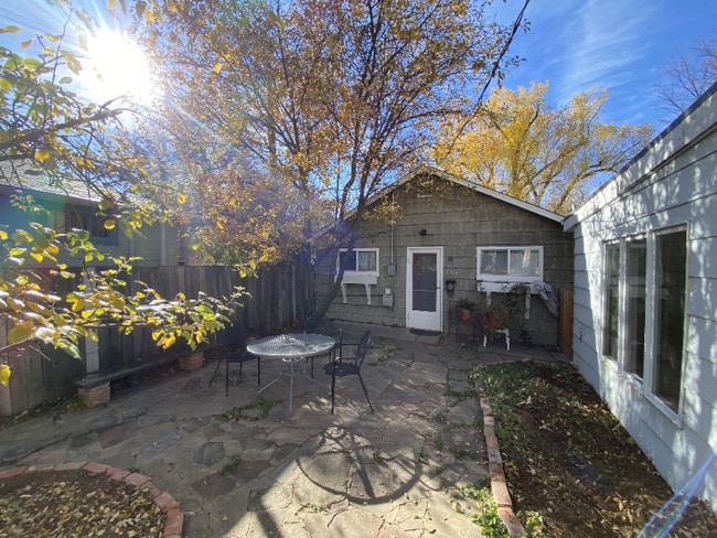 Photo - 521 S Bryan Ave Unidad 1/2