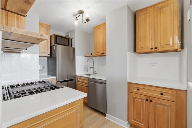 Photo - Sophisticated High-Rise Living in Prime Arlington Location Unit #1209