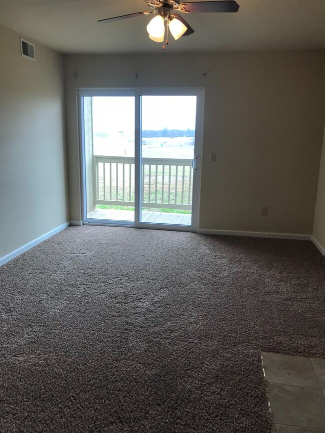 Beautiful 2 bedroom in our newest building! - Beautiful 2 bedroom in our newest building! Apartment Unit R107