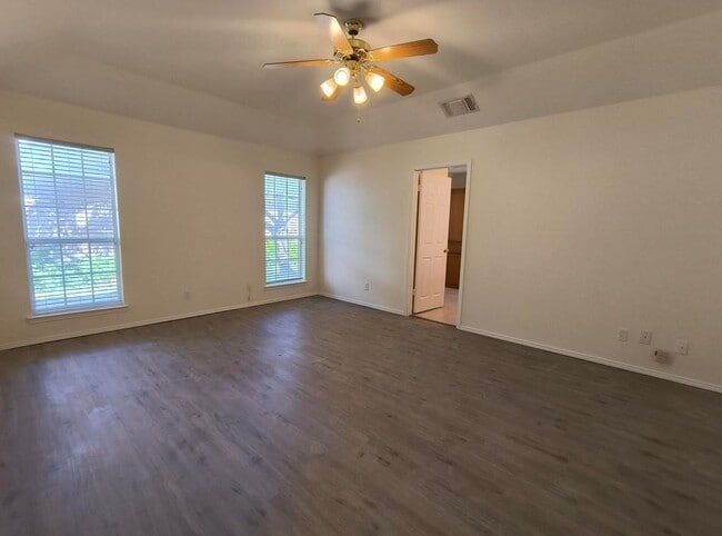Photo - Beautiful and Spacious 3 bedroom, 2 bath h...