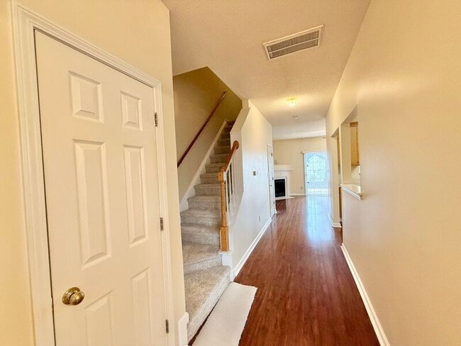 Photo - 8002 Neches Ln