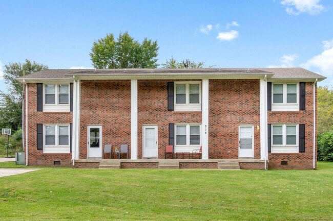 Building Photo - 219 Taft Dr Unit 219-2 Taft Dr