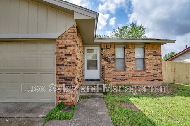 Photo - 3916 SE 46th St