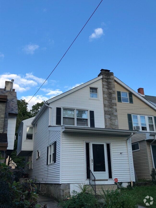 Building Photo - 811 W 19th St Rental