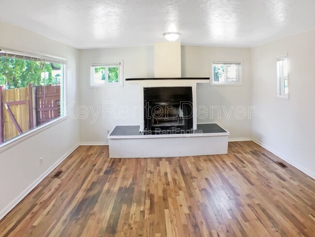 Photo - 1995 Ingalls St