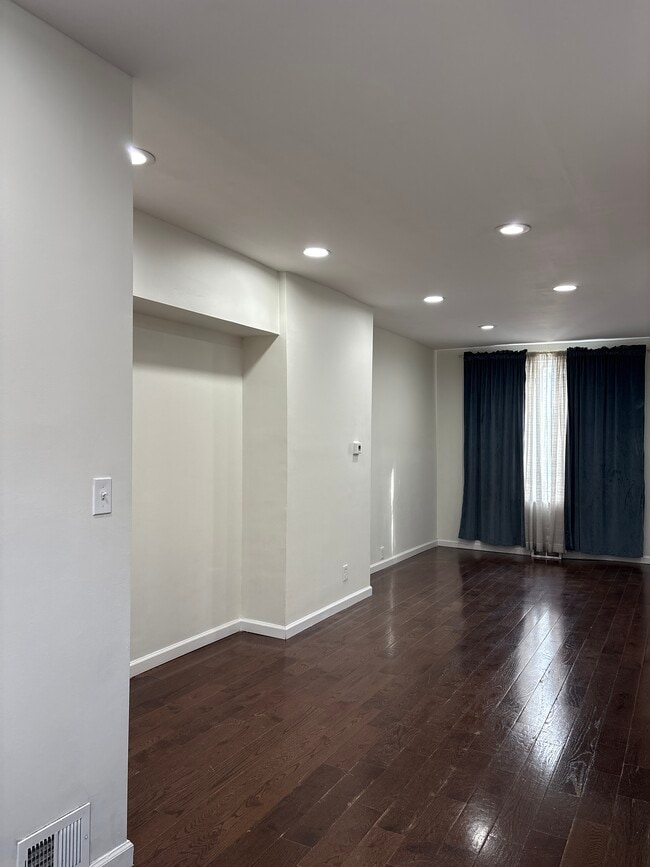 Photo - 3156 Agate St