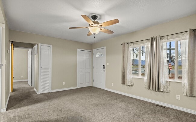 Photo - 601 S Union Blvd