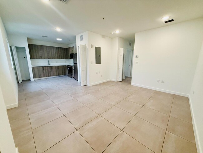 Photo - 1295 W 69th St Apartamento