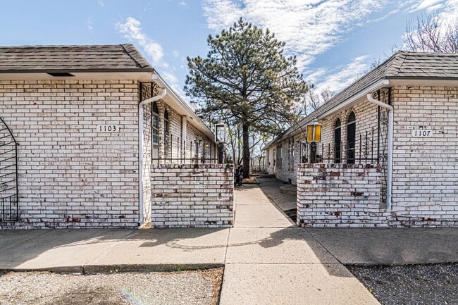 Photo - 1107 S Jackson St Unidad 1107 S. Jackson St. -  C