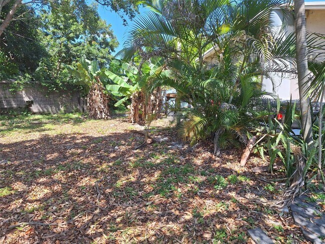 Photo - 2610 Hayes St