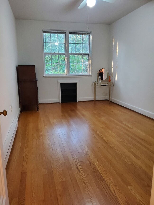 Front bedroom with a view - West Ender Apartments