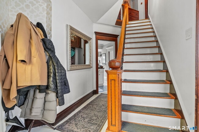 Photo - 8 Quintard Ave