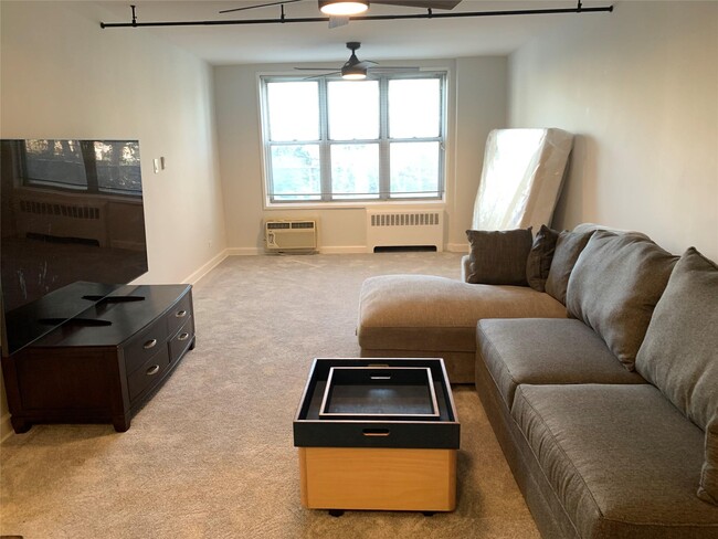 Photo - 5715 Mosholu Ave Condo Unit 2G