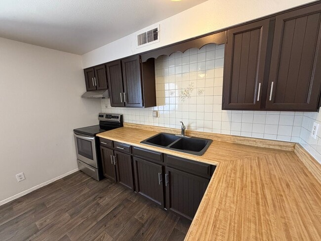 Photo - 3Bed 1 Bath Peoria House