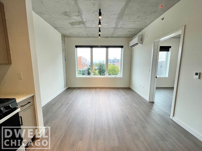 Photo - 400 W Superior St Unit 307