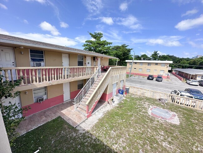 Building Photo - 8450 NE Miami Ct Unit 2 Rental