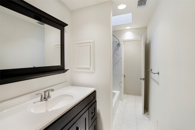 Photo - 2213 Stanford St Unit 2213