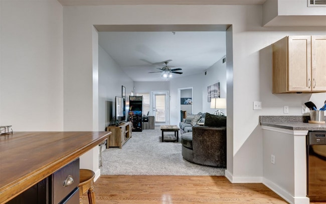 Photo - 401 20th St S