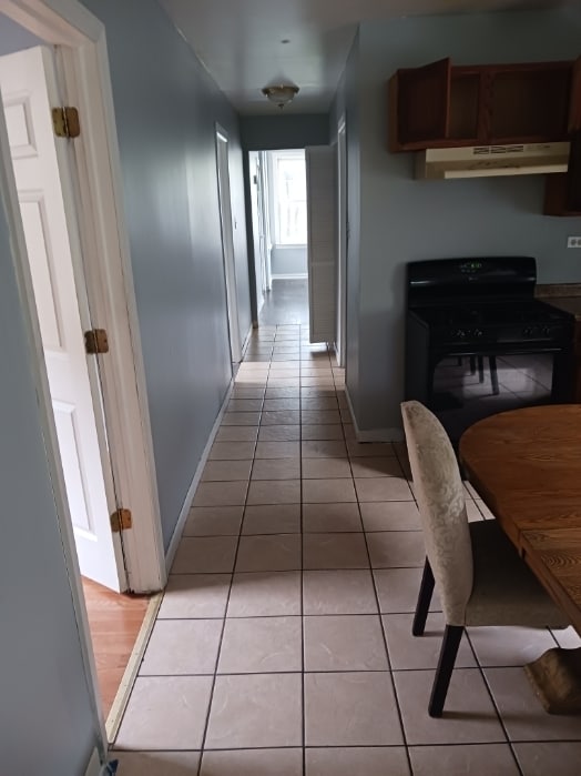 Building Photo - 8418 S Escanaba Ave