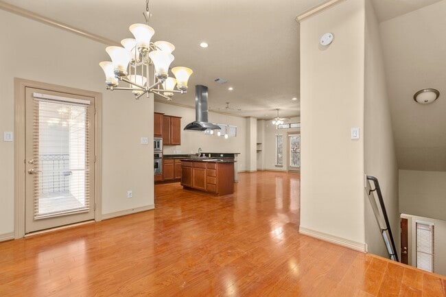 Building Photo - 1607 Bass St