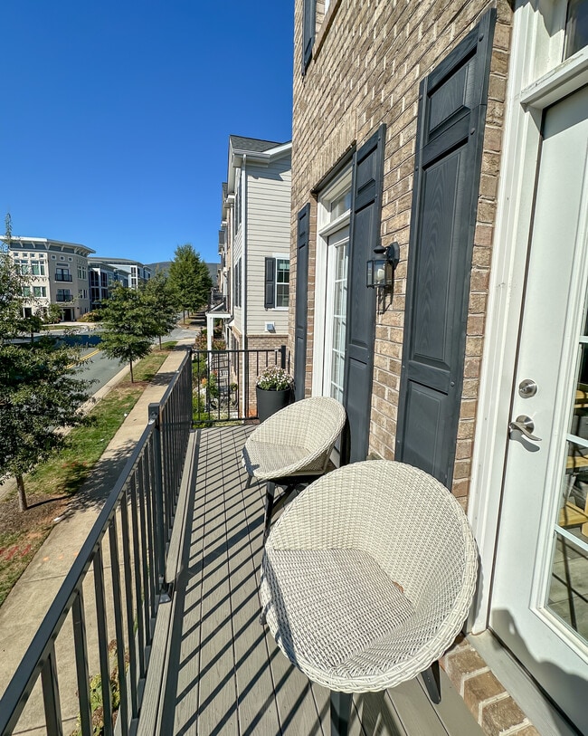 Photo - 1058 Old Trail Dr