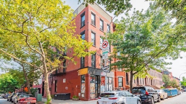 Photo - 308 Carroll St