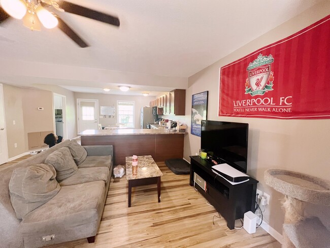 Photo - 1250 W Adams Hill Cir