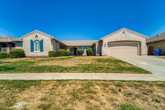 Building Photo - Stunning 4-Bedroom Home with Spacious Yard