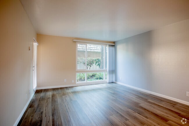 1BR, 1BA - 650SF