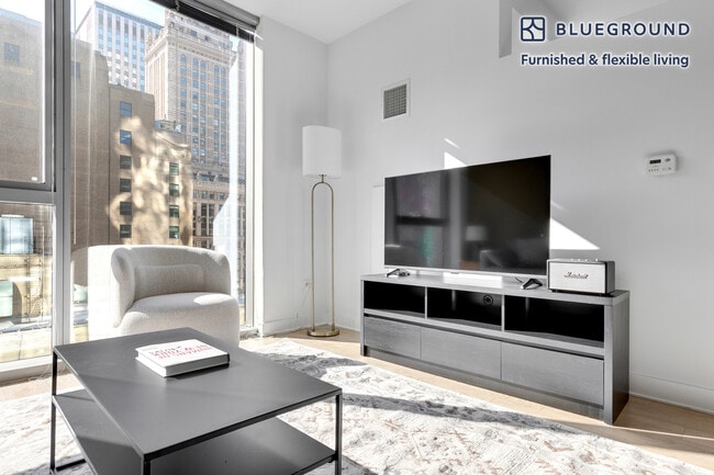 Photo - 201 N Garland Ct Unidad FL22-ID1326