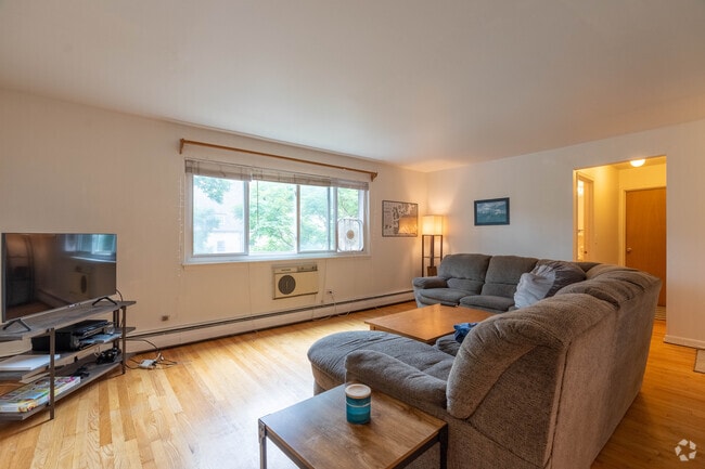 Photo - 717 Emerson St.